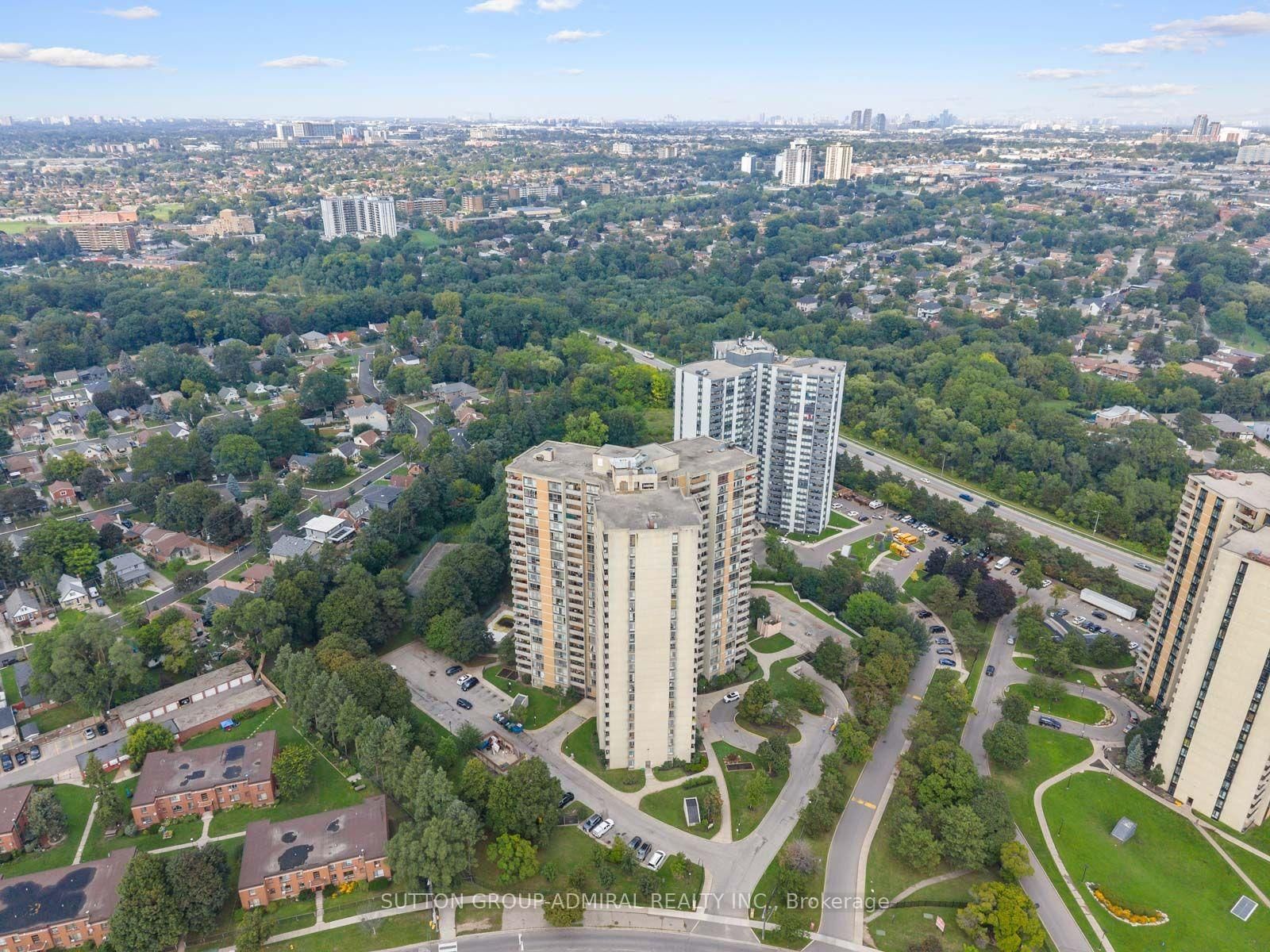 10 Martha Eaton Way • #1811 • Toronto, ON photo 46