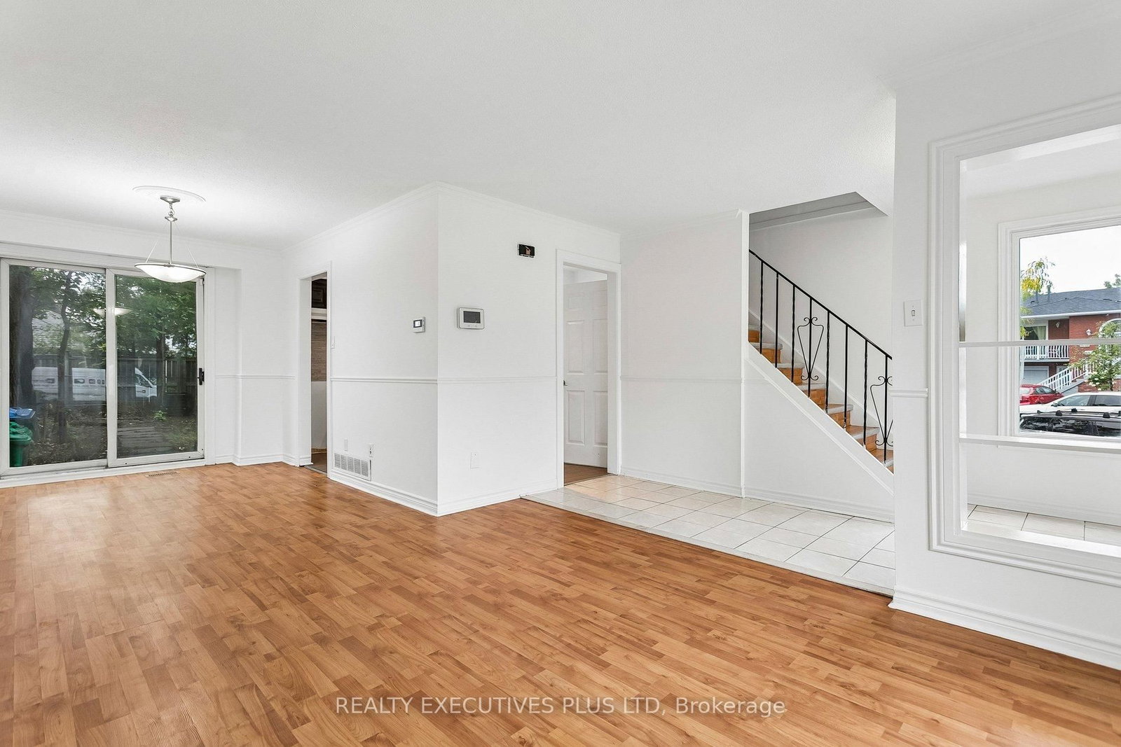 1037 Stainton Drive • Mississauga, ON photo 10