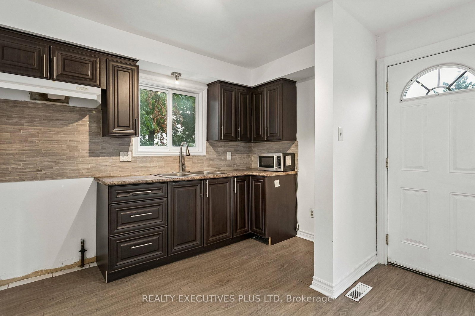 1037 Stainton Drive • Mississauga, ON photo 15