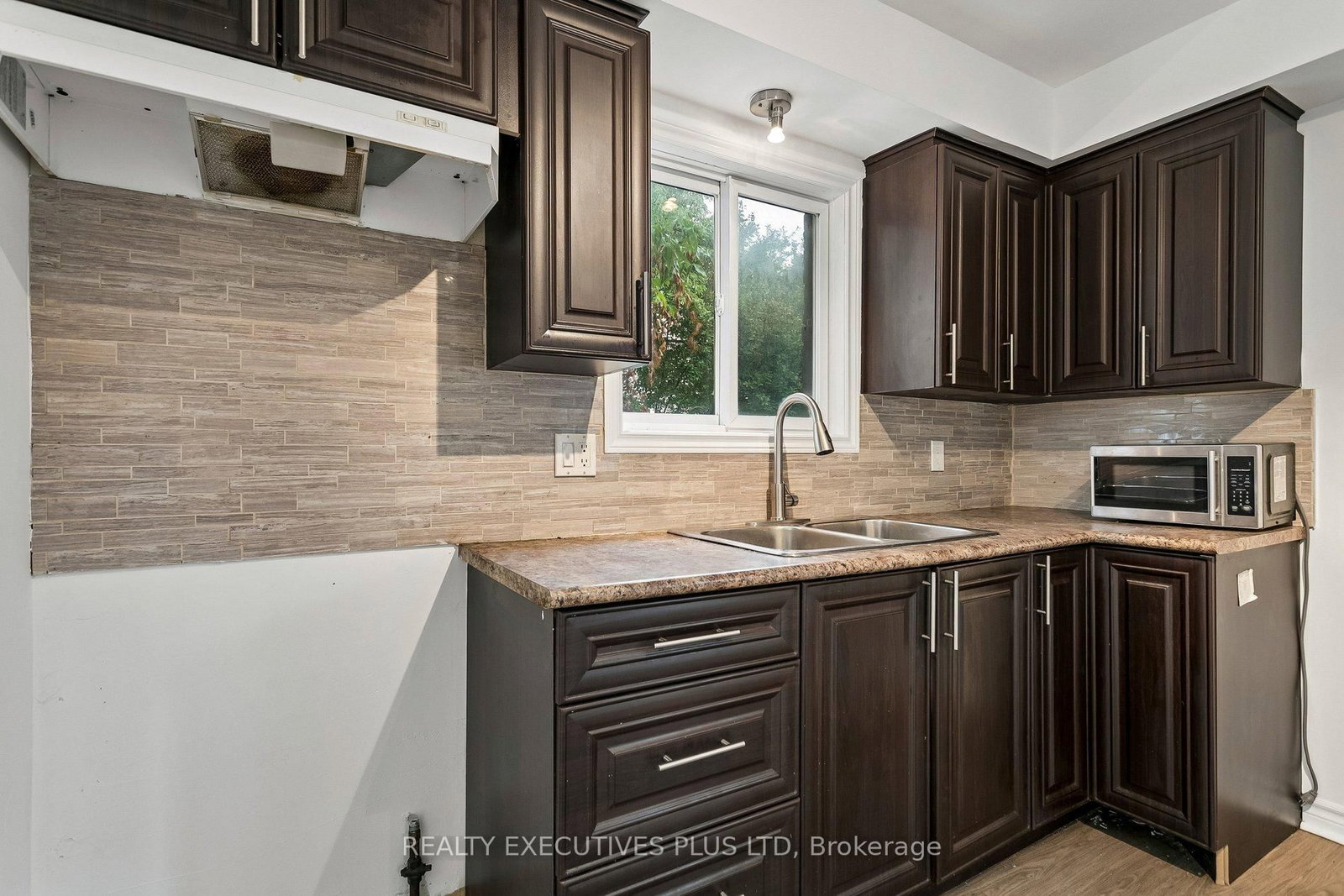1037 Stainton Drive • Mississauga, ON photo 16