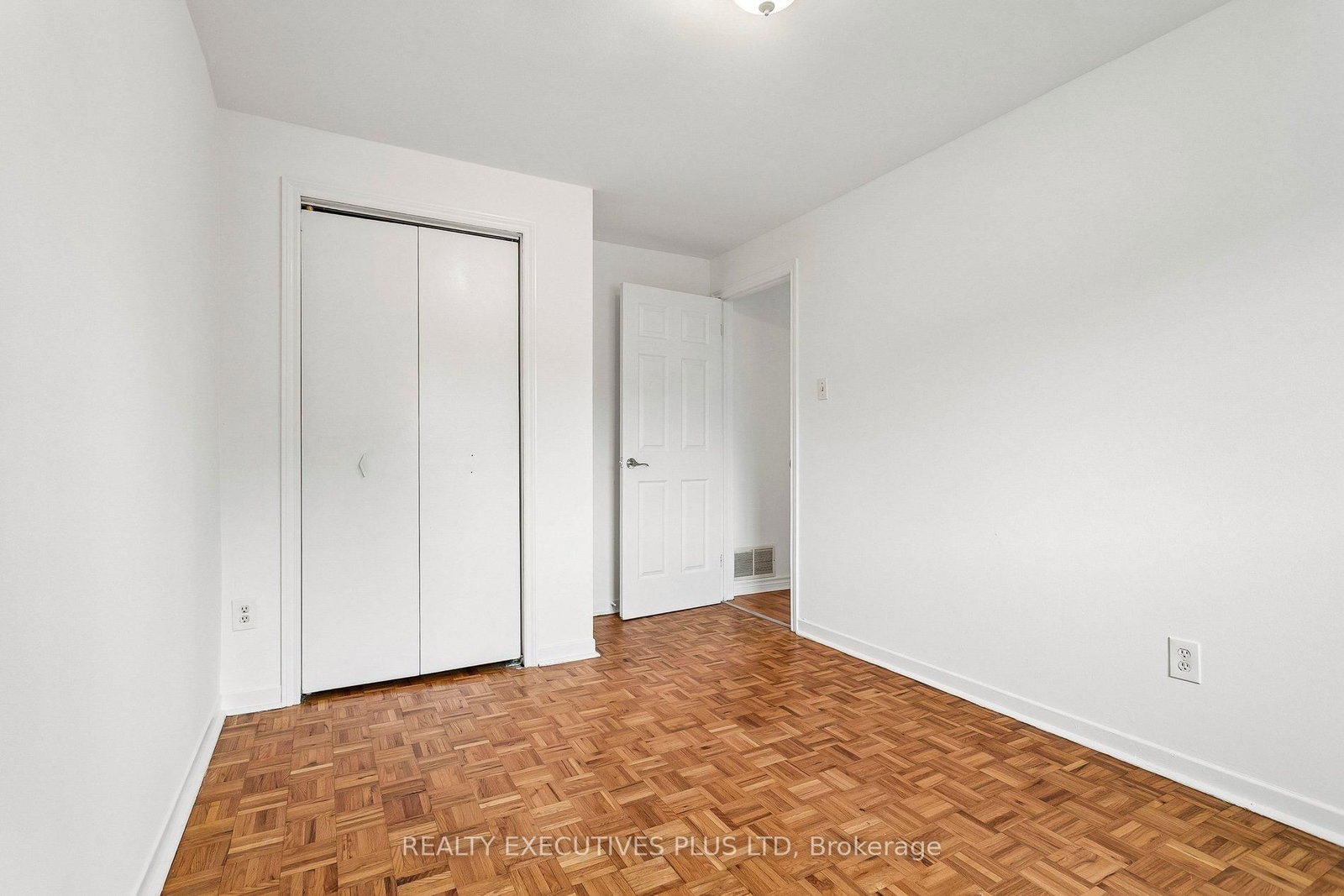 1037 Stainton Drive • Mississauga, ON photo 25