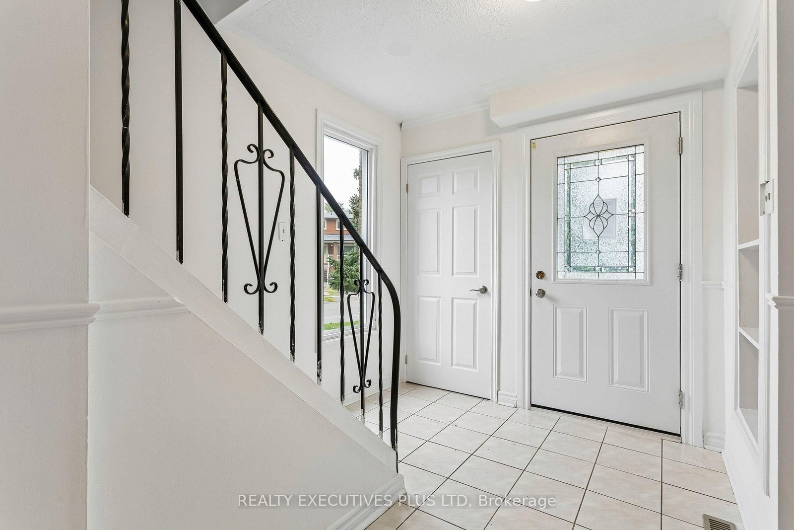 1037 Stainton Drive • Mississauga, ON photo 4