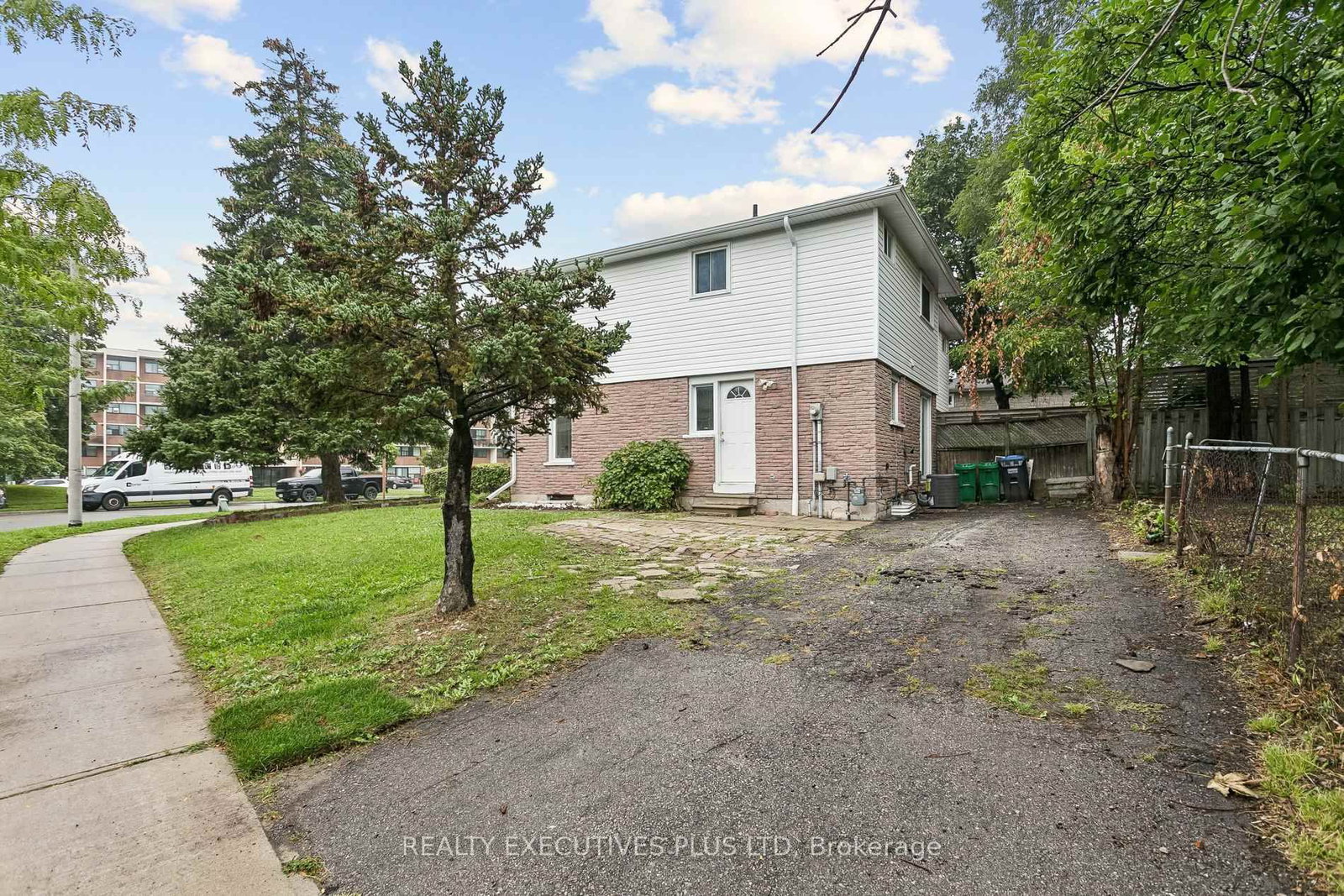 1037 Stainton Drive • Mississauga, ON photo 41
