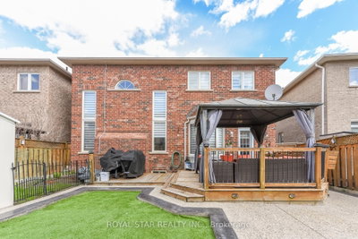 38 Robitaille Drive • Brampton, ON photo 4