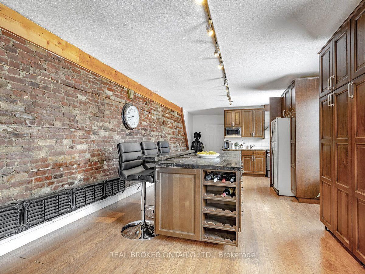 1438A Dufferin Street • Toronto, ON photo 23