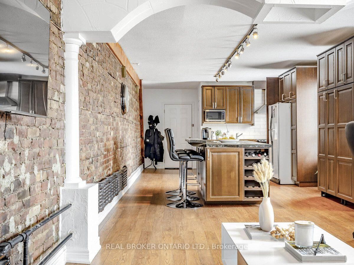 1438A Dufferin Street • Toronto, ON photo 27