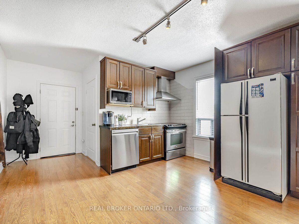 1438A Dufferin Street • Toronto, ON photo 28