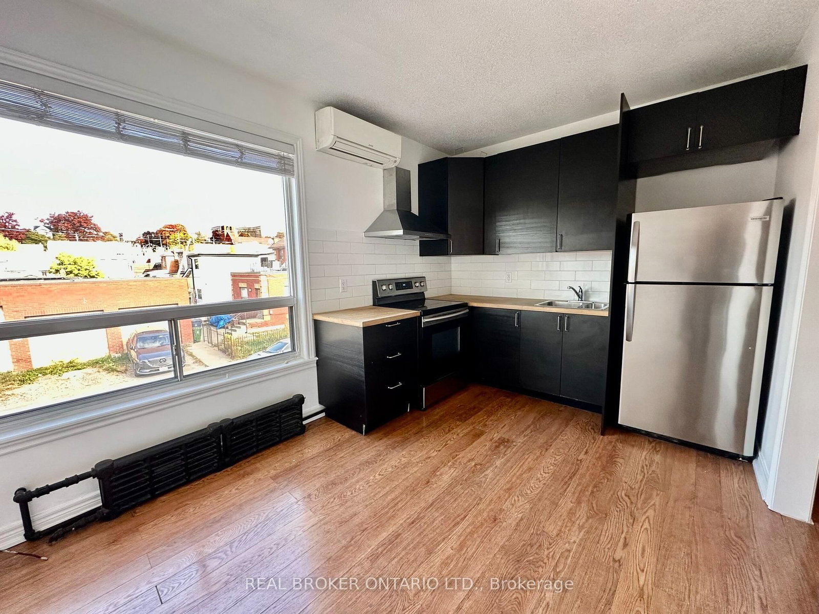 1438A Dufferin Street • Toronto, ON photo 34