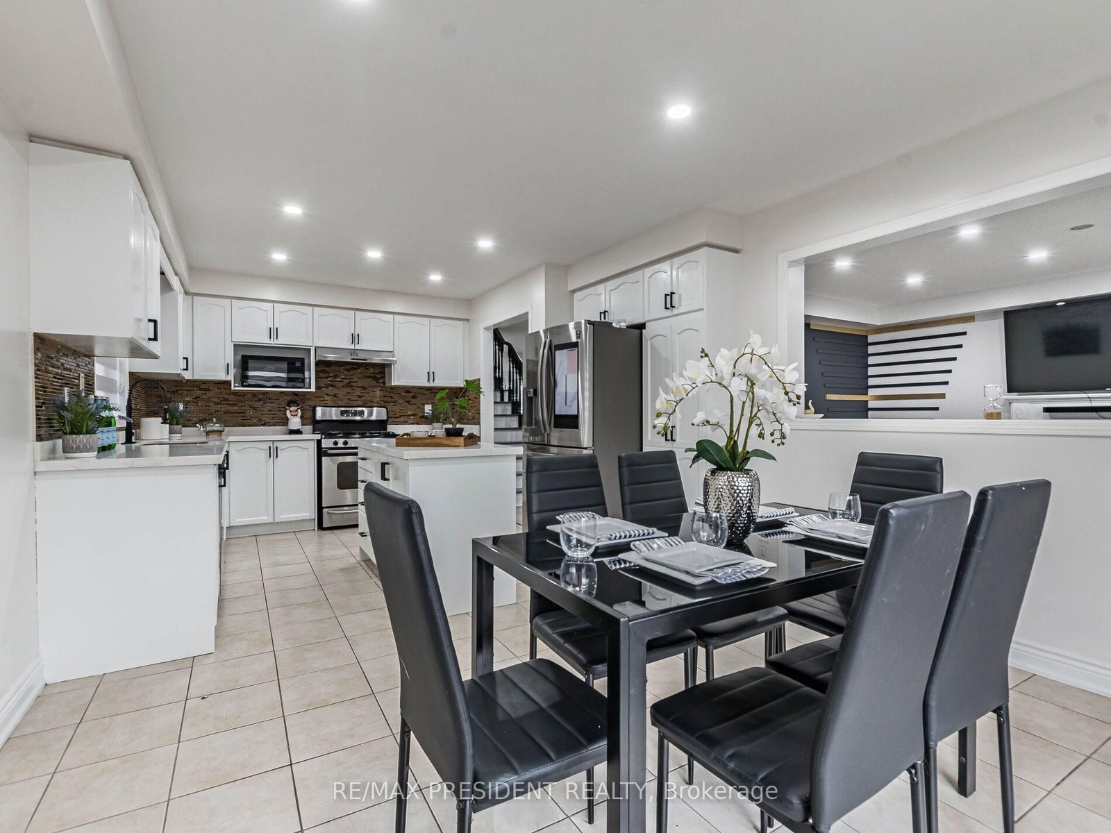 8 River Heights Drive • Brampton, ON photo 10