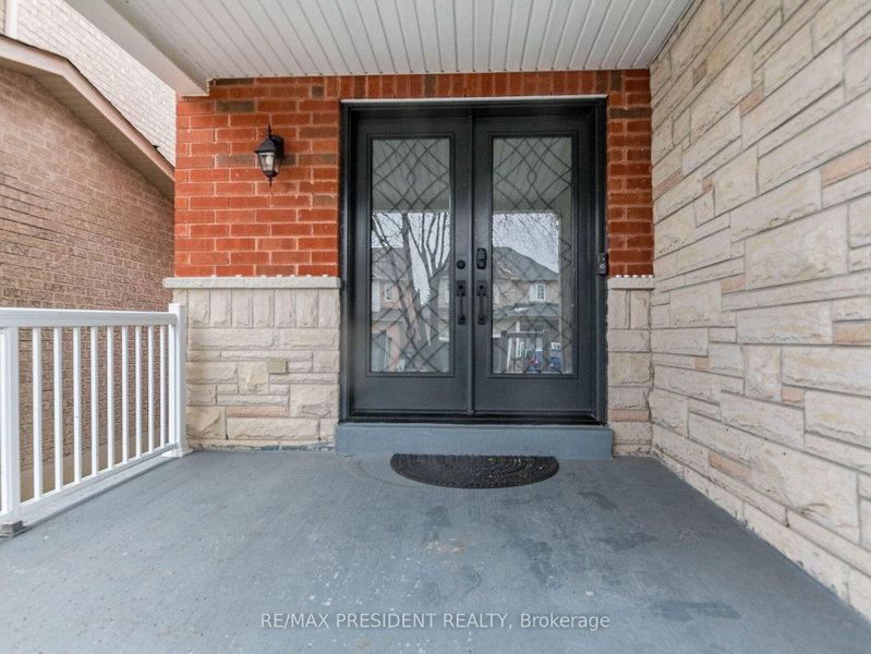 8 River Heights Drive