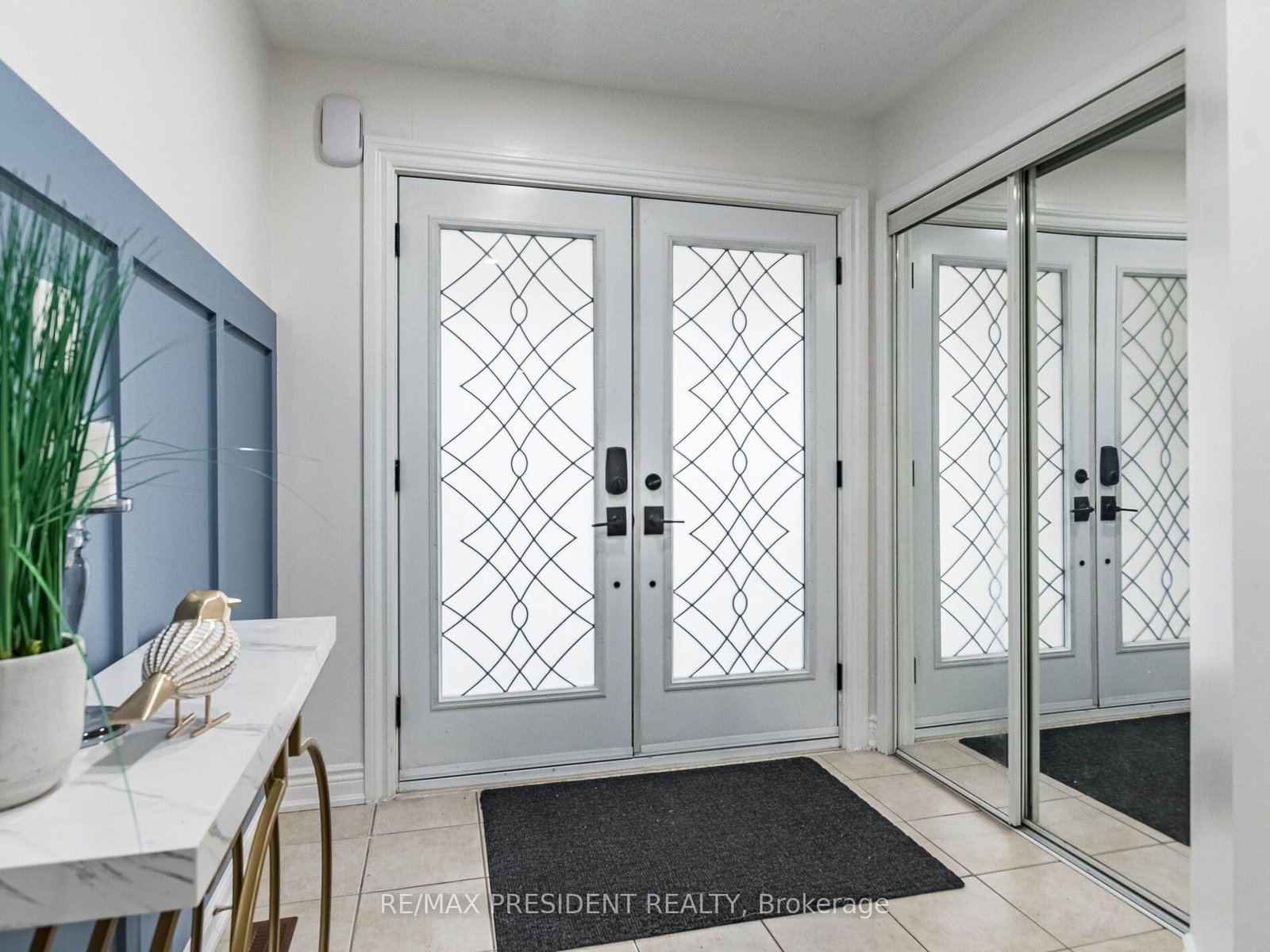 8 River Heights Drive • Brampton, ON photo 4