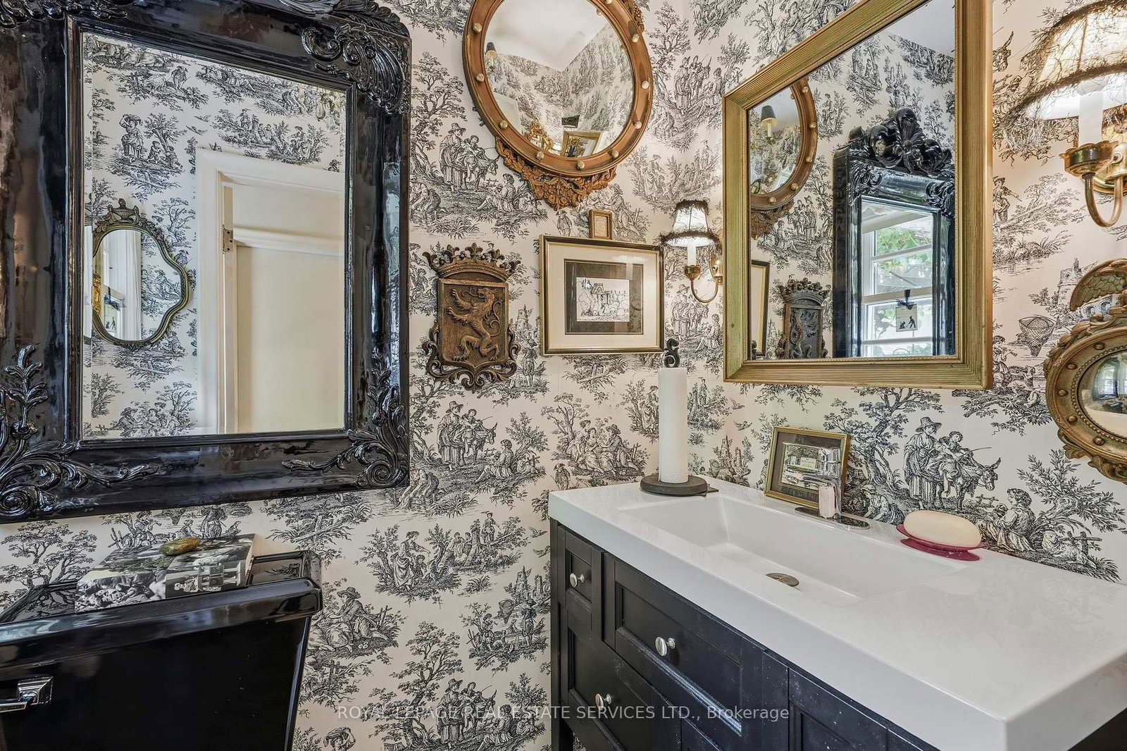 344 Maple Avenue • Oakville, ON photo 20