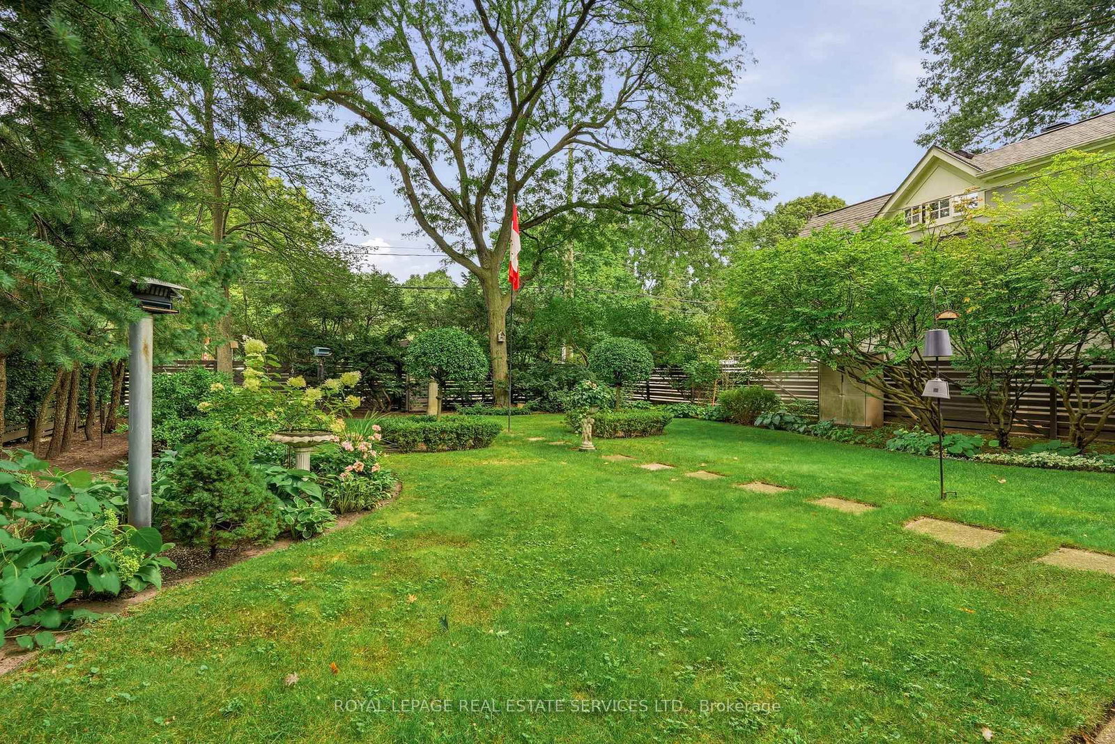 344 Maple Avenue • Oakville, ON photo 21