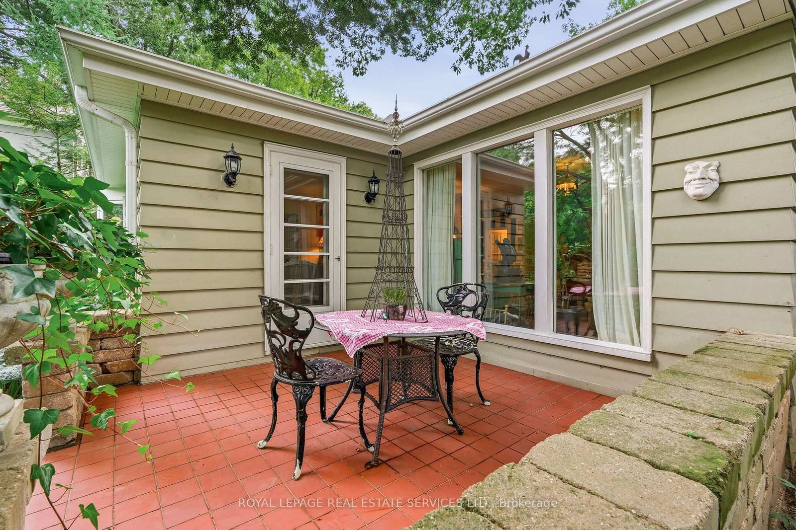 344 Maple Avenue • Oakville, ON photo 23