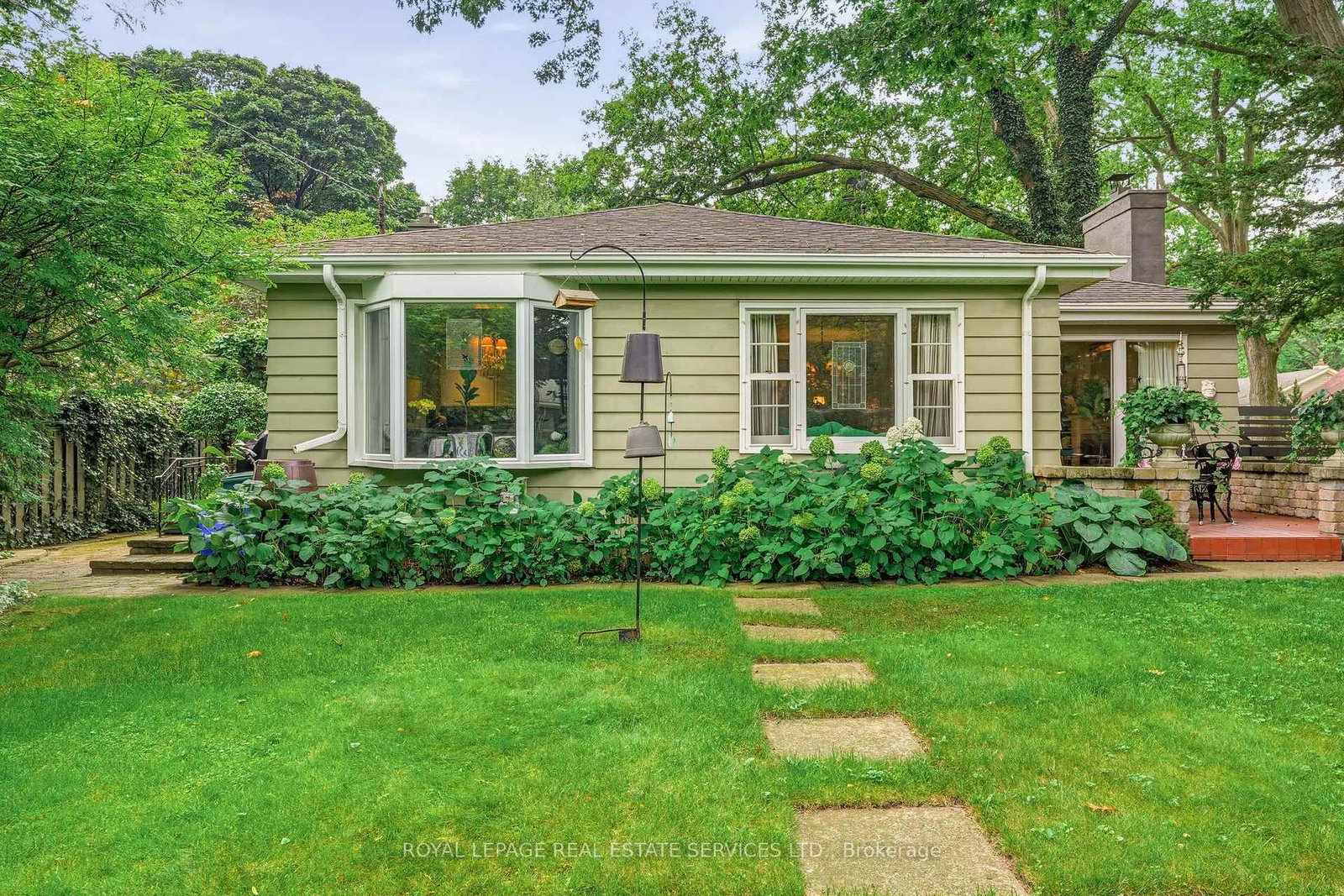 344 Maple Avenue • Oakville, ON photo 24