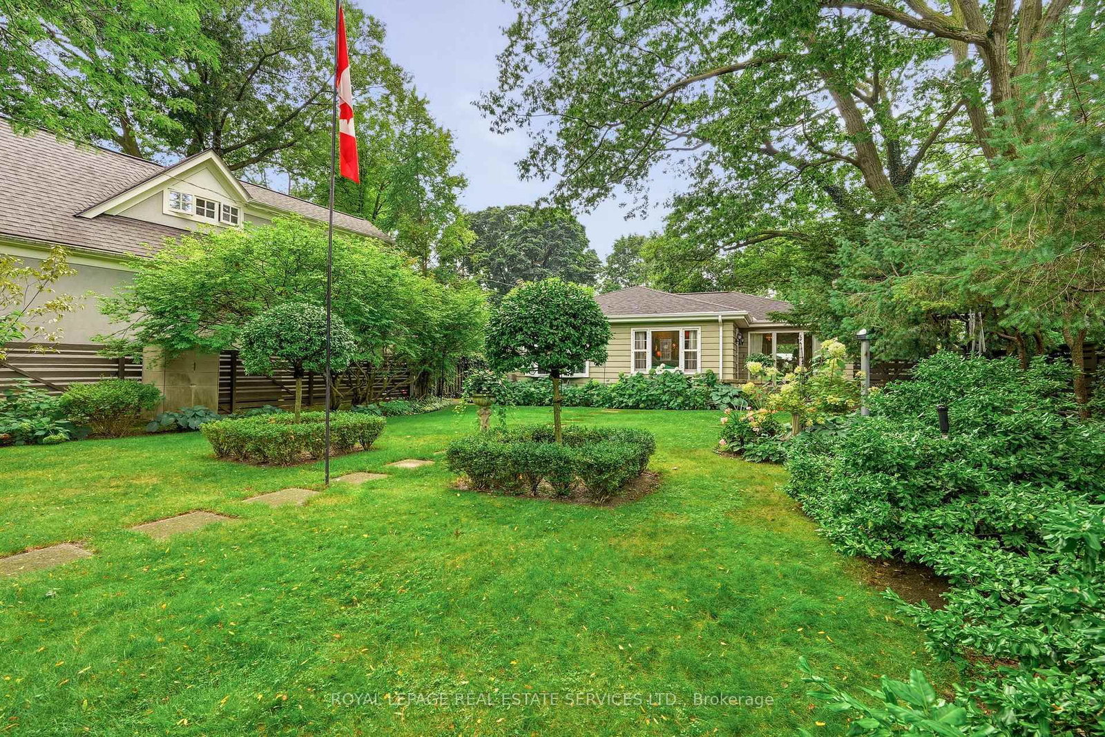 344 Maple Avenue • Oakville, ON photo 25