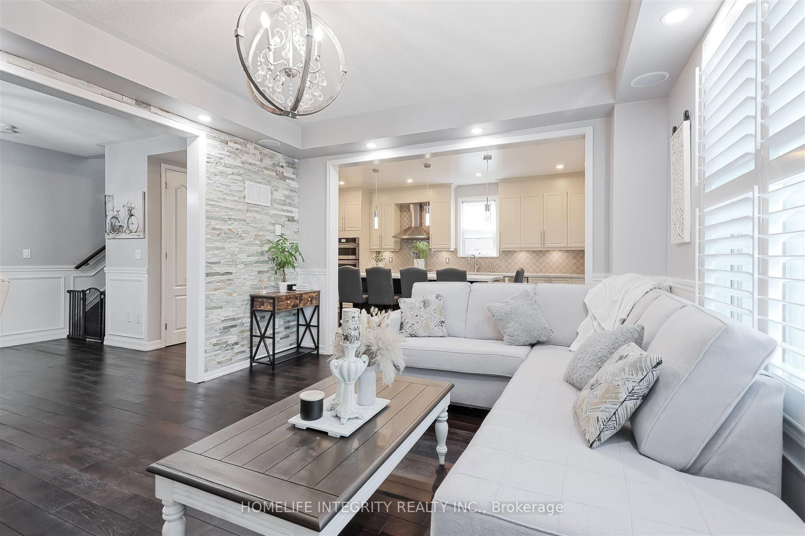 33 Klemscott Road • Brampton, ON photo 4
