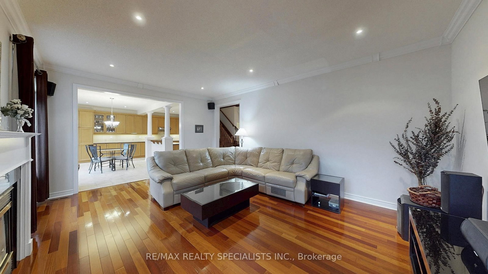 2258 Rochester Circle • Oakville, ON photo 4