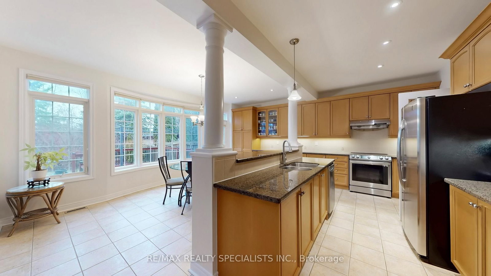 2258 Rochester Circle • Oakville, ON photo 6