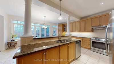 2258 Rochester Circle • Oakville, ON photo 8