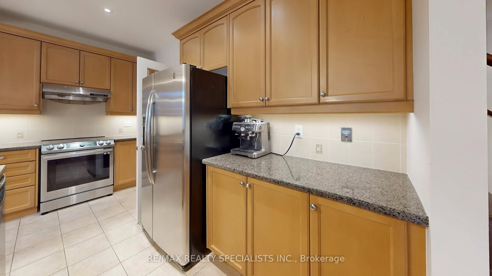 2258 Rochester Circle • Oakville, ON photo 9