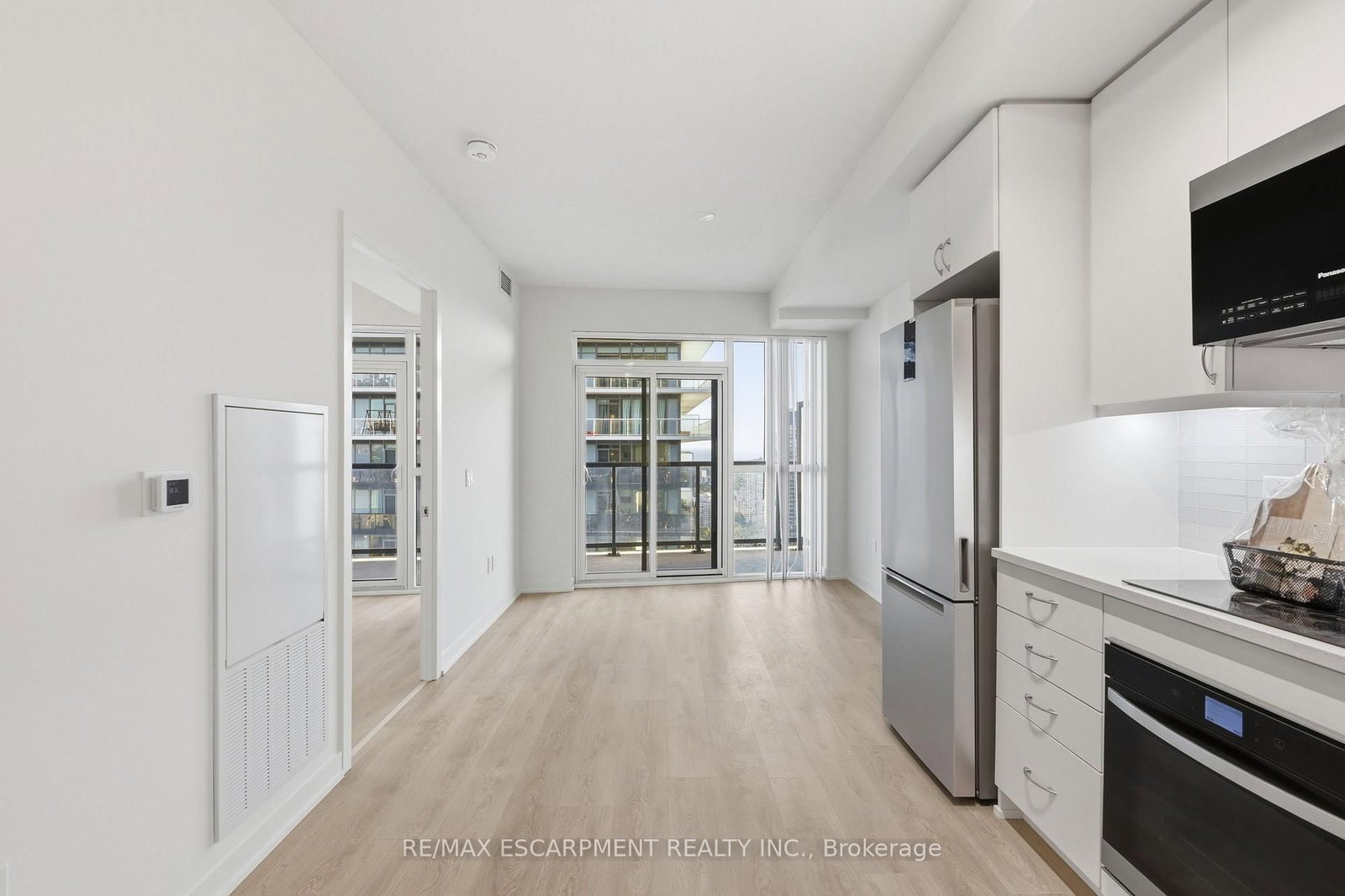 38 Annie Craig Drive • #3906 • Toronto, ON photo 11
