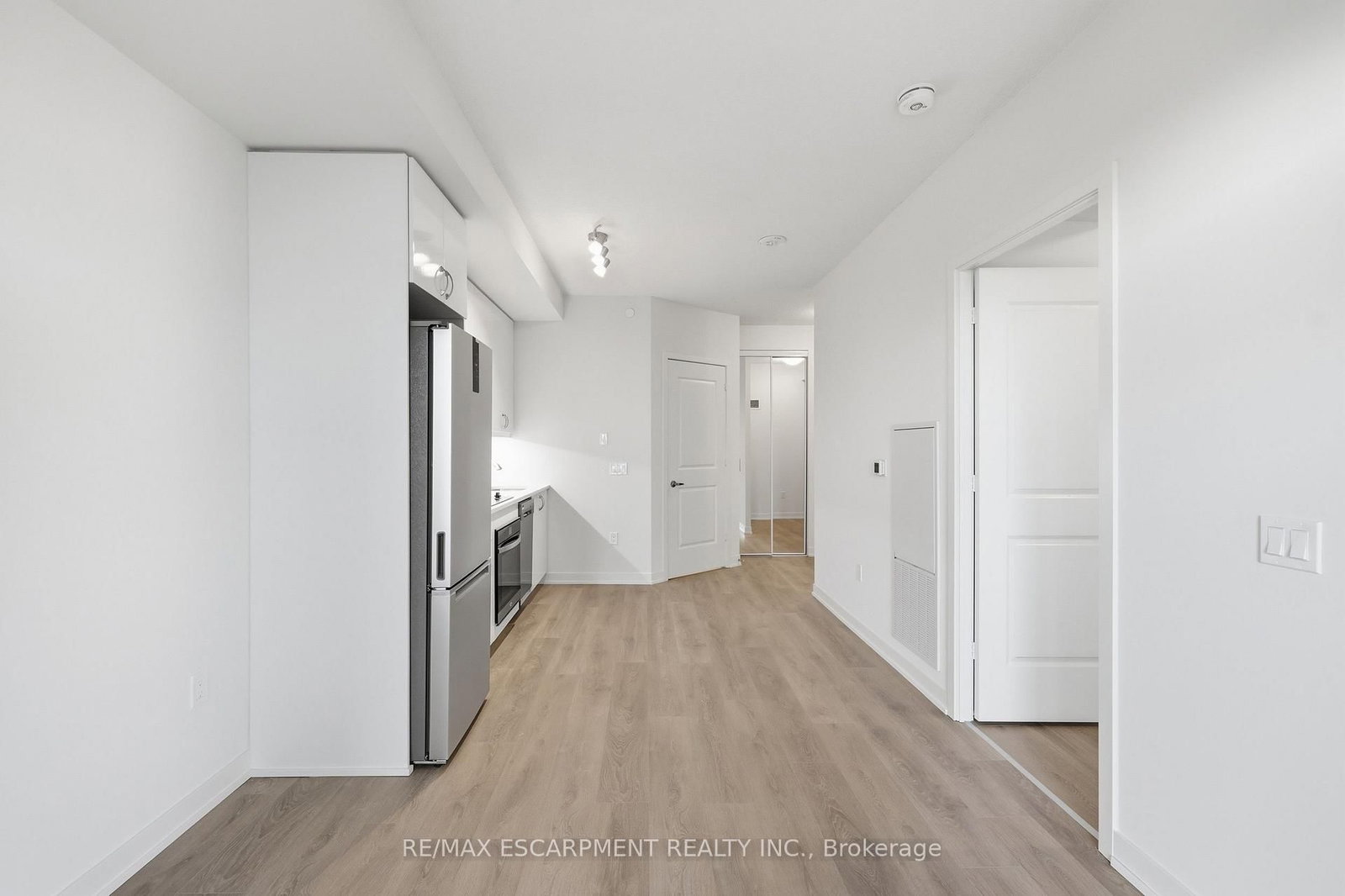 38 Annie Craig Drive • #3906 • Toronto, ON photo 12