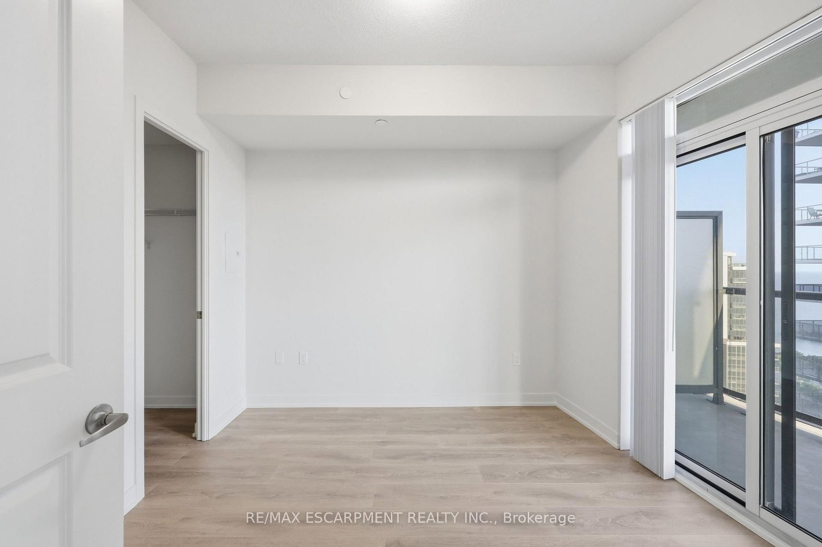 38 Annie Craig Drive • #3906 • Toronto, ON photo 14