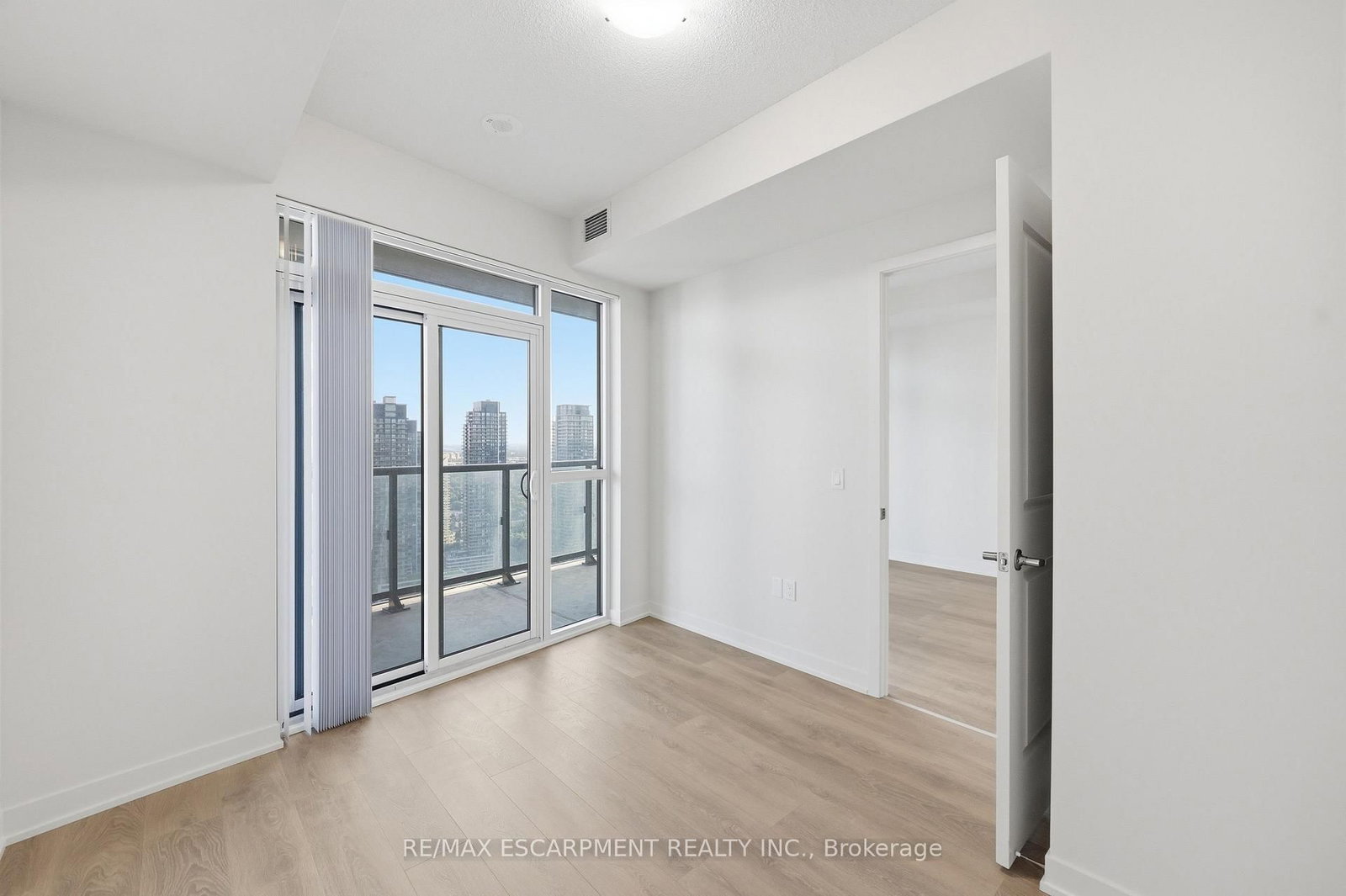 38 Annie Craig Drive • #3906 • Toronto, ON photo 15