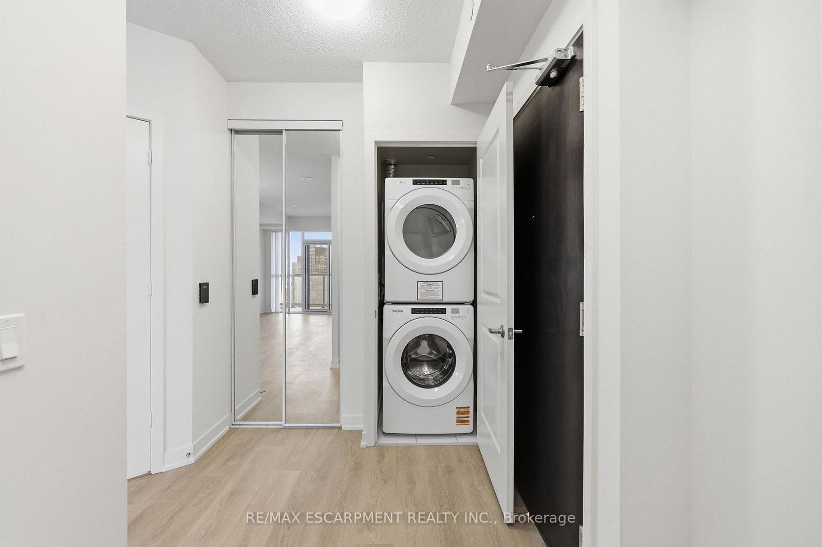 38 Annie Craig Drive • #3906 • Toronto, ON photo 18