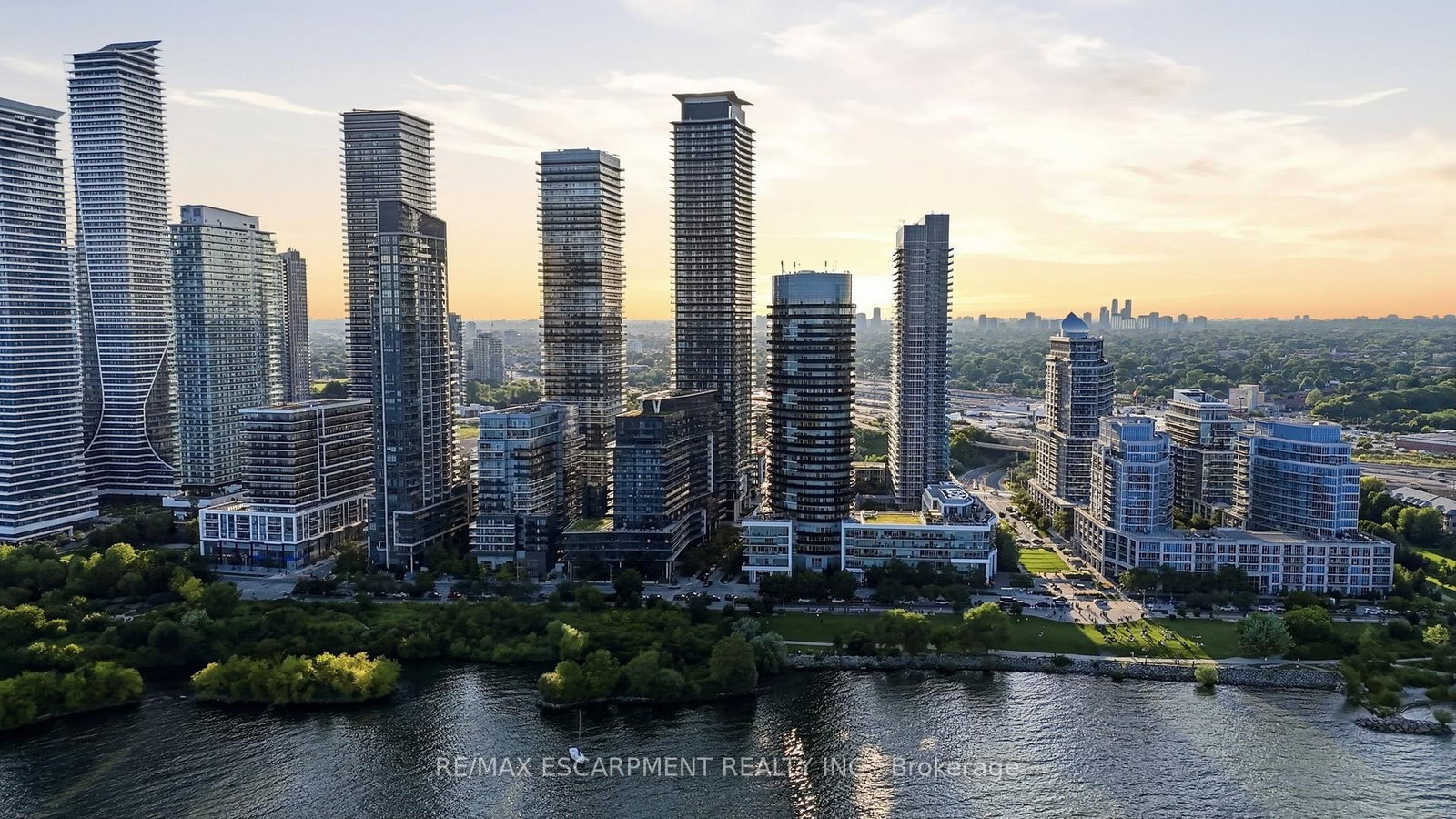 38 Annie Craig Drive • #3906 • Toronto, ON photo 24