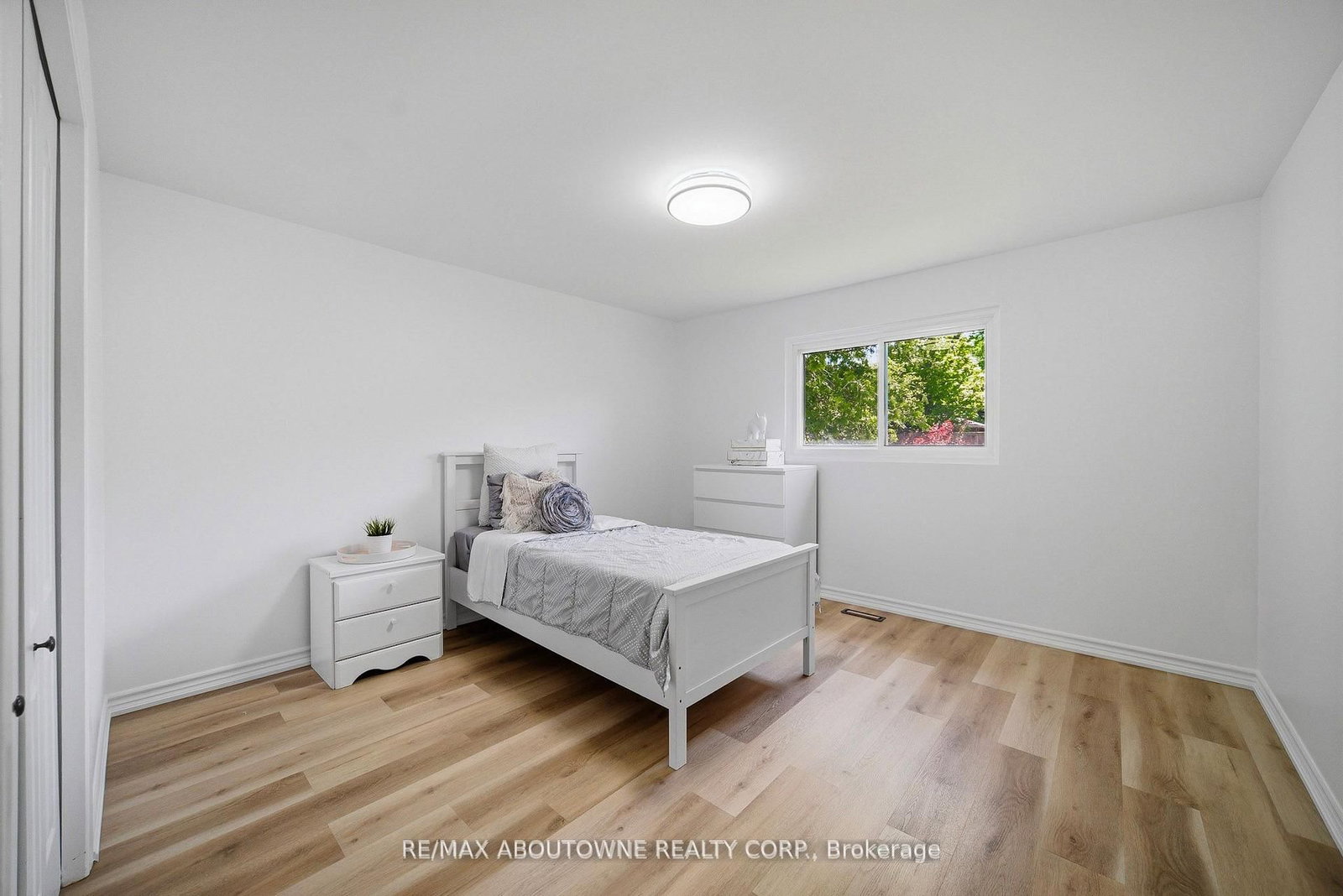 2306 Devon Road • Oakville, ON photo 17