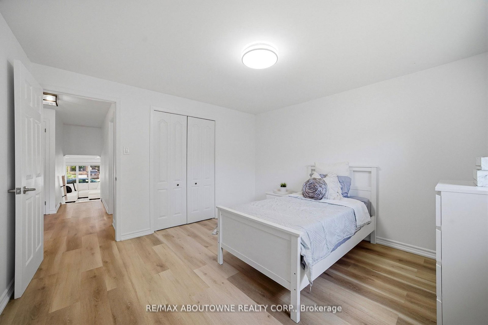2306 Devon Road • Oakville, ON photo 18