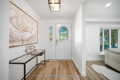 2306 Devon Road • Oakville, ON photo 4