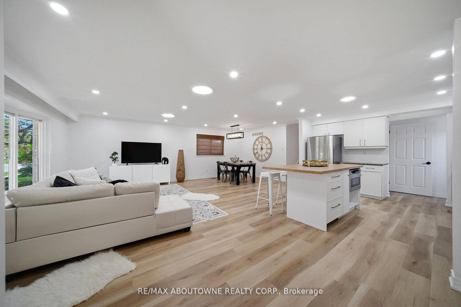 2306 Devon Road • Oakville, ON photo 5