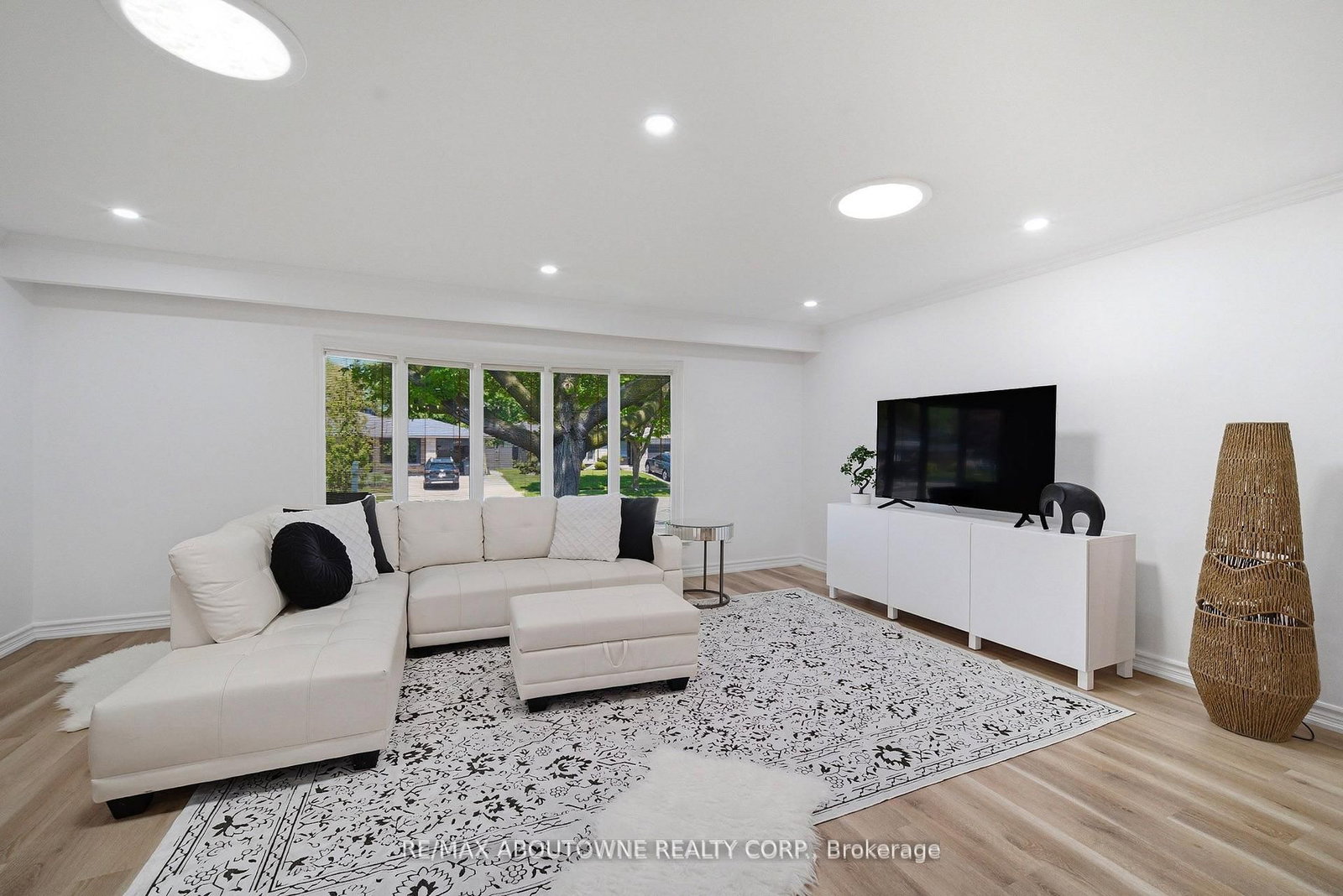 2306 Devon Road • Oakville, ON photo 6