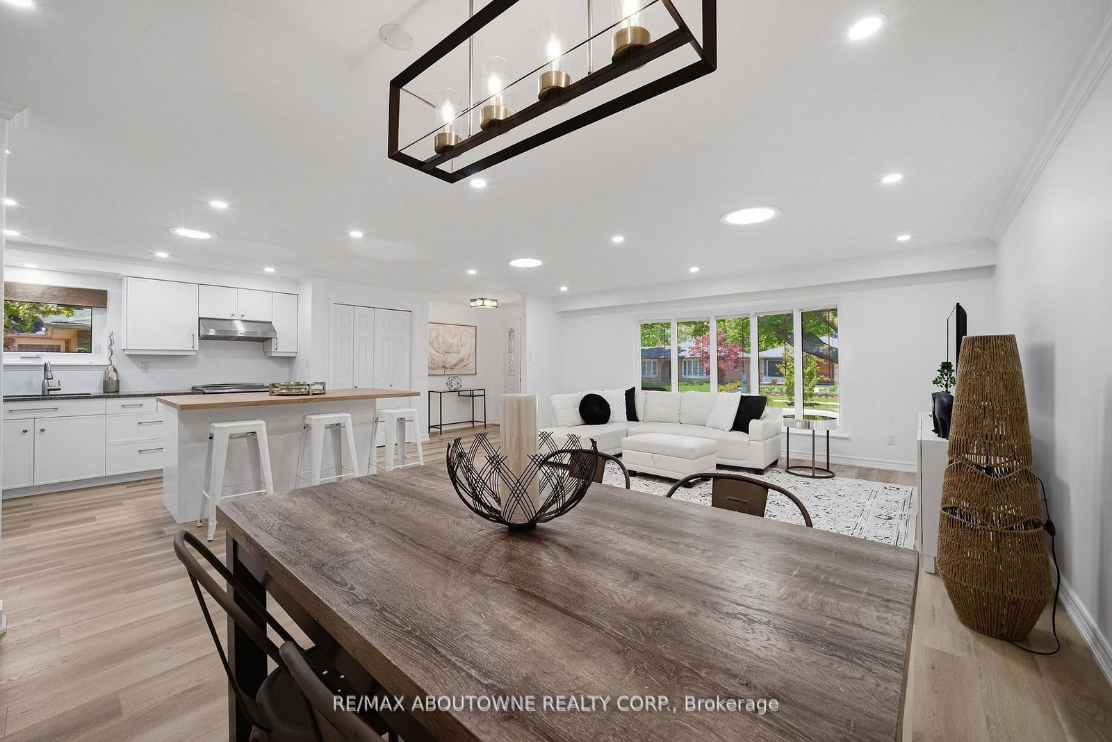 2306 Devon Road • Oakville, ON photo 8