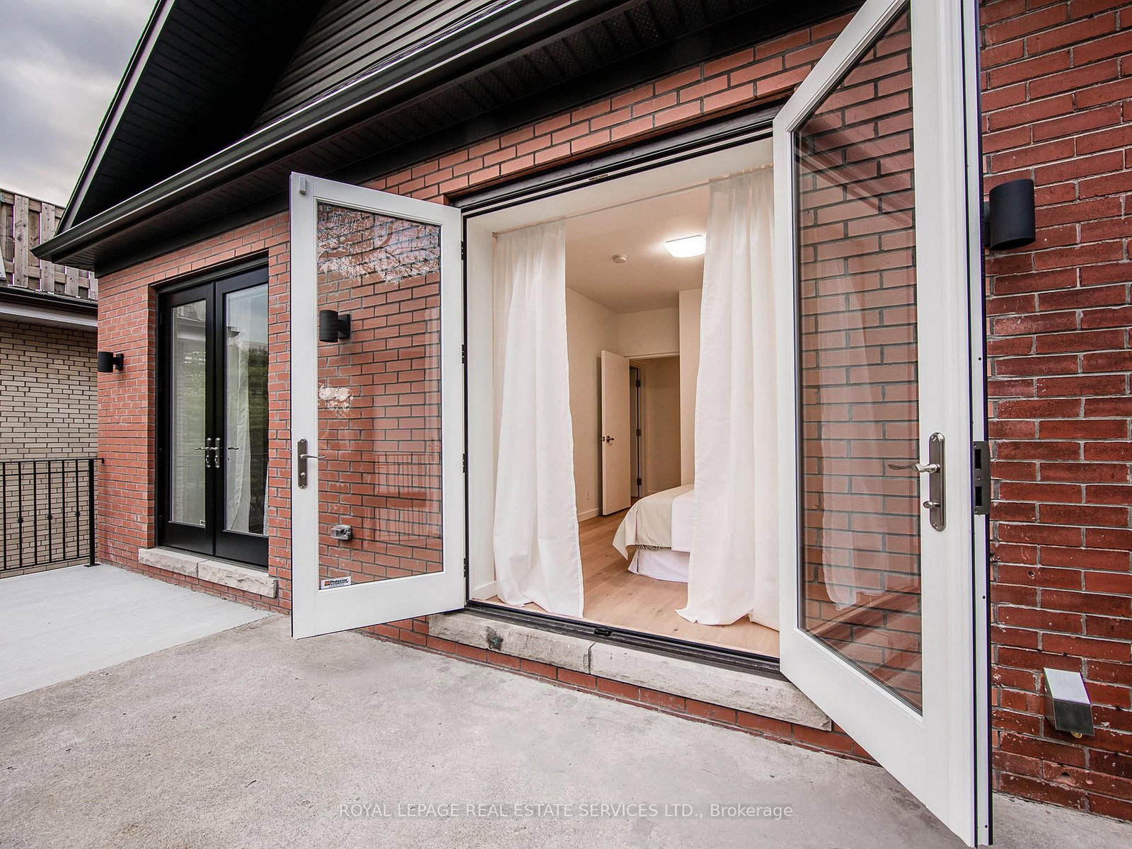 137 High Park Avenue • Toronto, ON photo 20