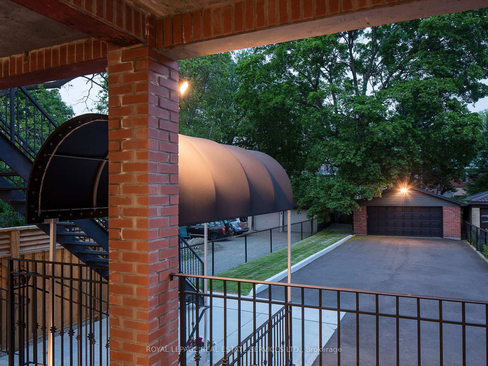 137 High Park Avenue • Toronto, ON photo 23
