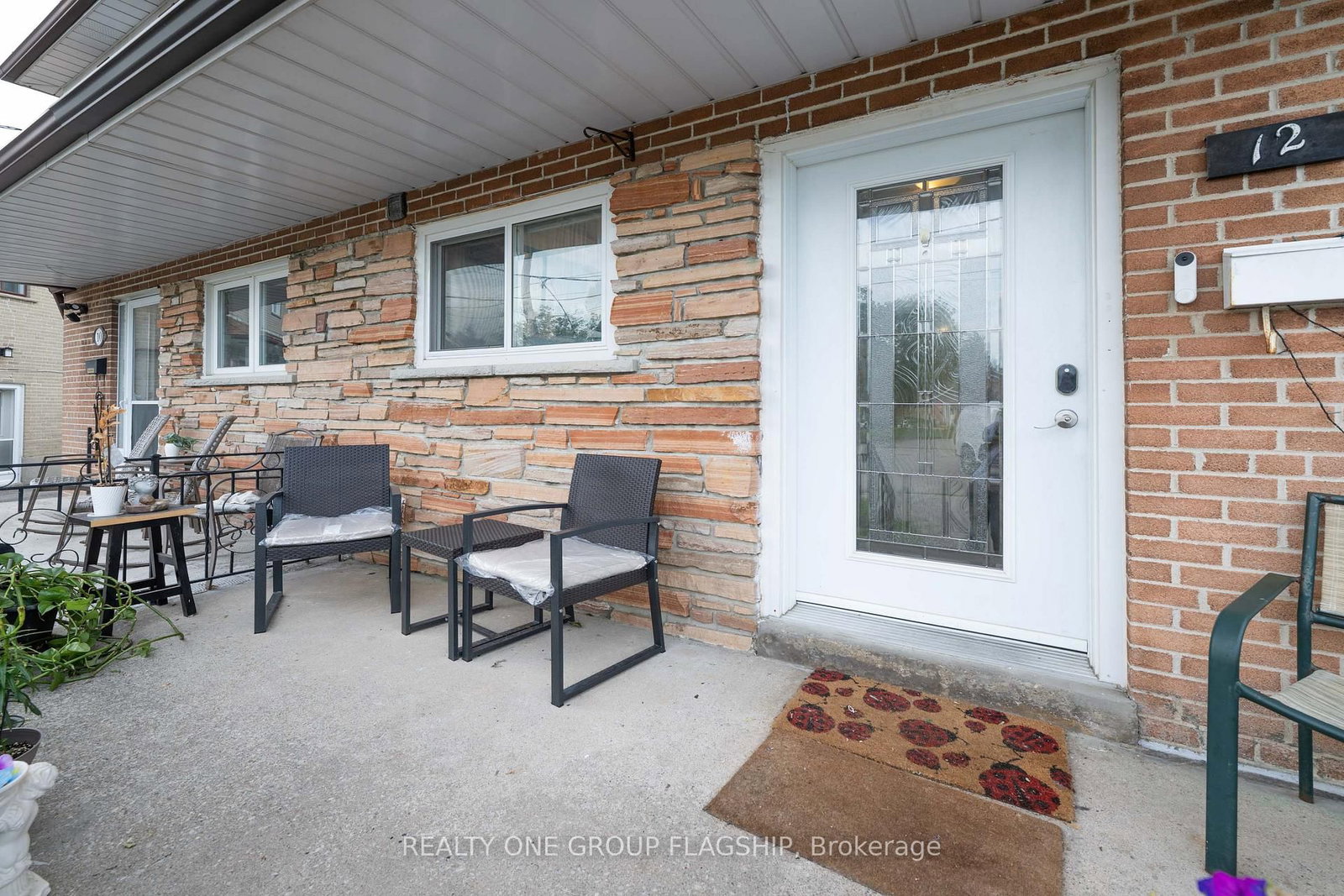 12 Azalea Court • Toronto, ON photo 5