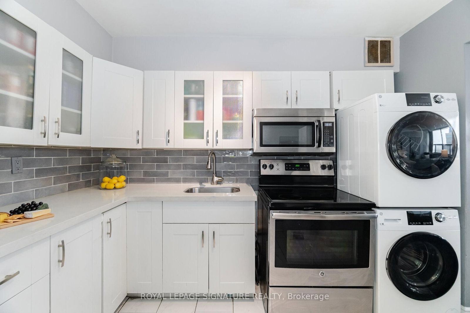 451 The West Mall Drive • #1212 • Toronto, ON photo 8