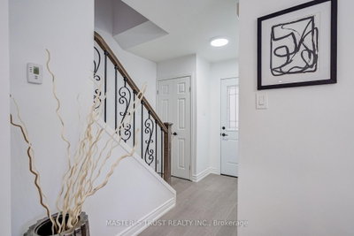 4 Gatsby Square • Brampton, ON photo 9