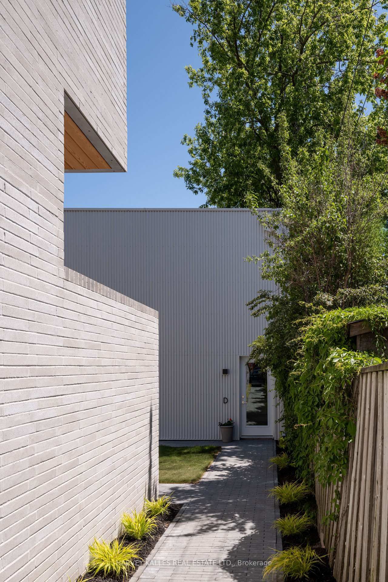157 Hallam Street • #D • Toronto, ON photo 14