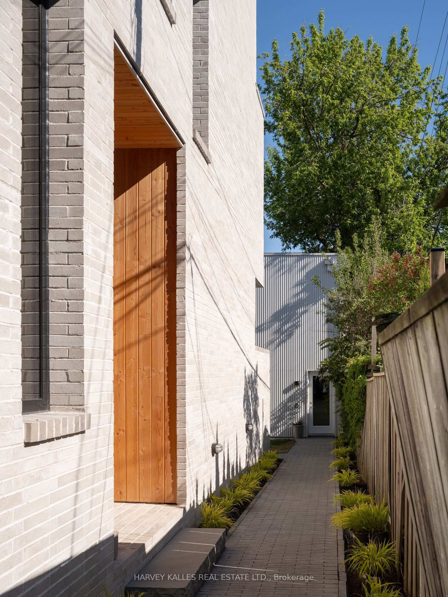 157 Hallam Street • #D • Toronto, ON photo 15