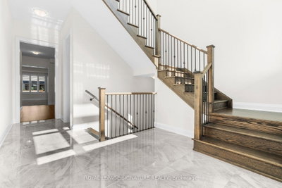2415 Saw Whet Boulevard • Oakville, ON photo 4