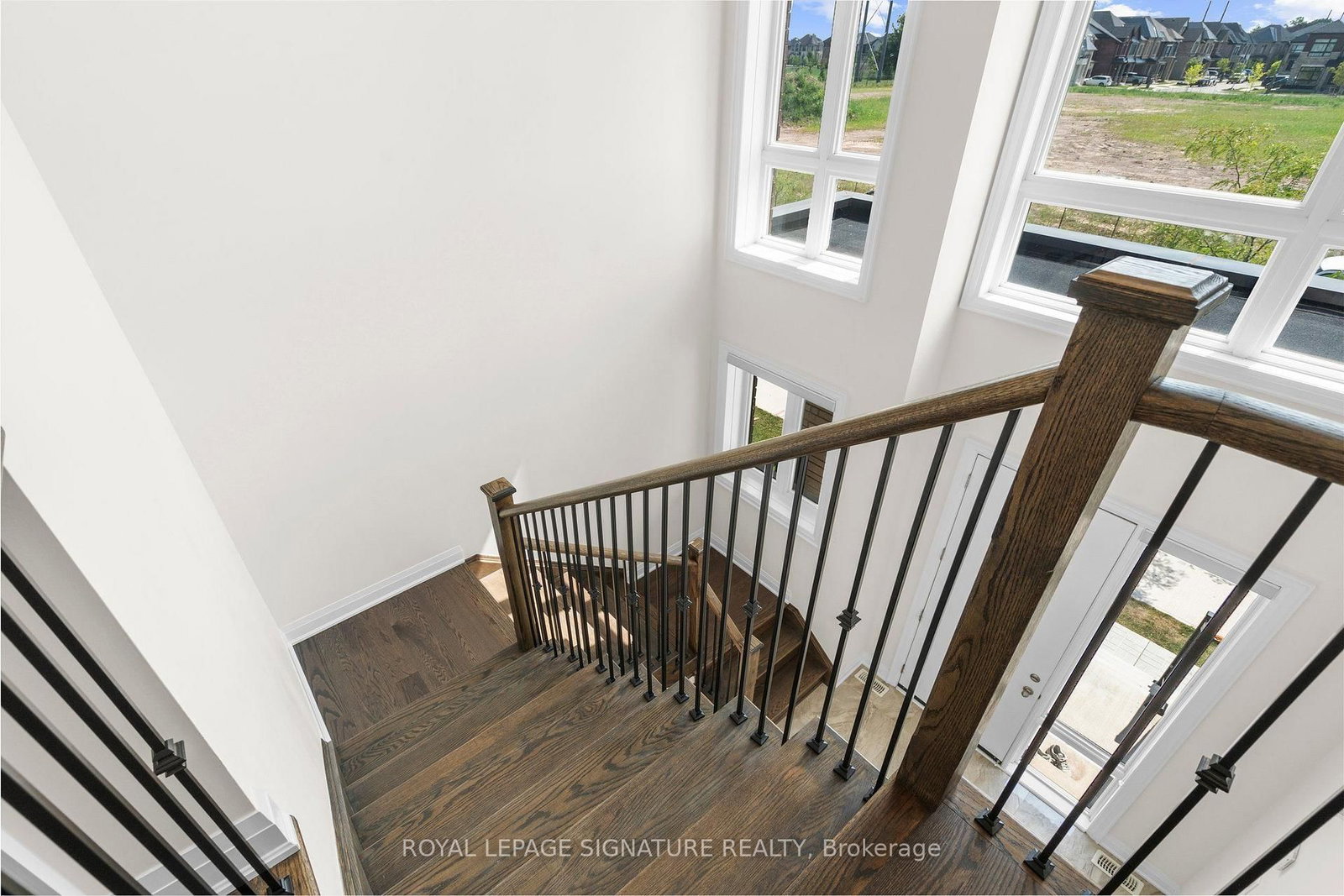 2415 Saw Whet Boulevard • Oakville, ON photo 5