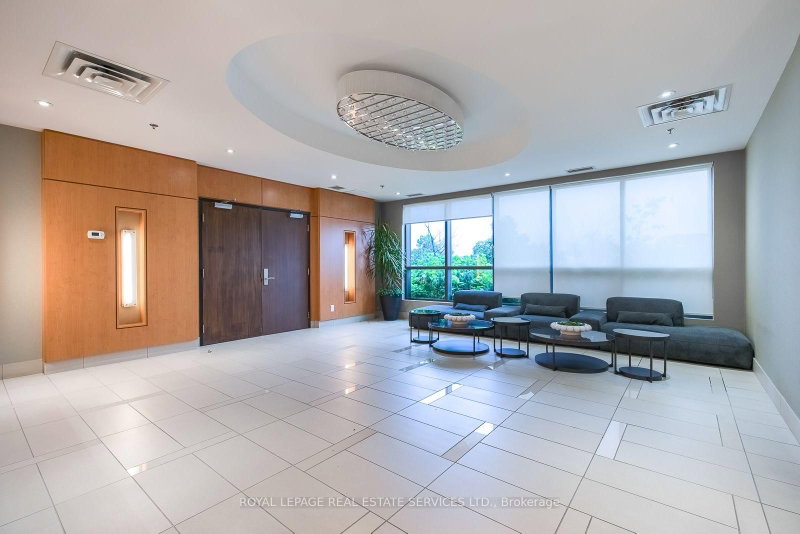 1605 - 840 Queens Plate Drive