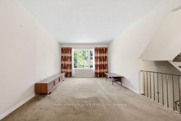29 Silver Shadow Path • Toronto, ON photo 10