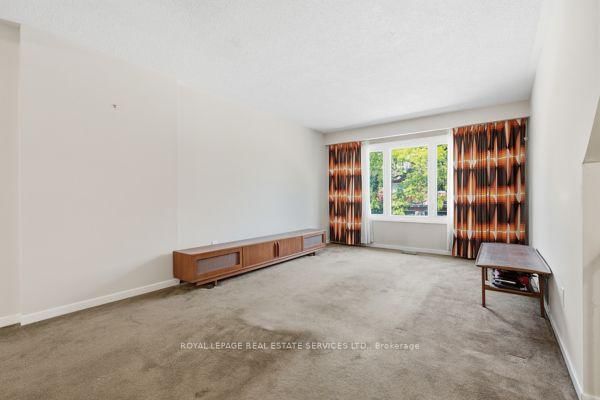 29 Silver Shadow Path • Toronto, ON photo 12