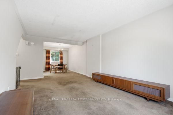 29 Silver Shadow Path • Toronto, ON photo 13